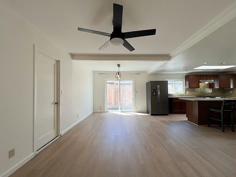 34 Queens Ct — Photo 9
