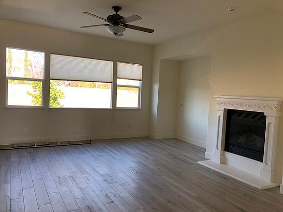 4th image of 808 Donau Ct