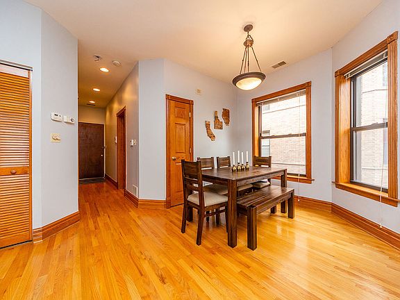 5th image of 846 W Newport Ave APT 2S