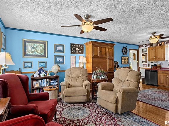 3rd image of 10 Mallard Dr