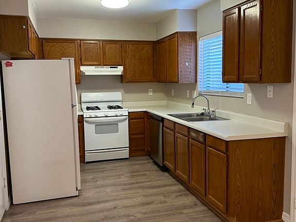 4th image of 3169 N Greg Dr #B