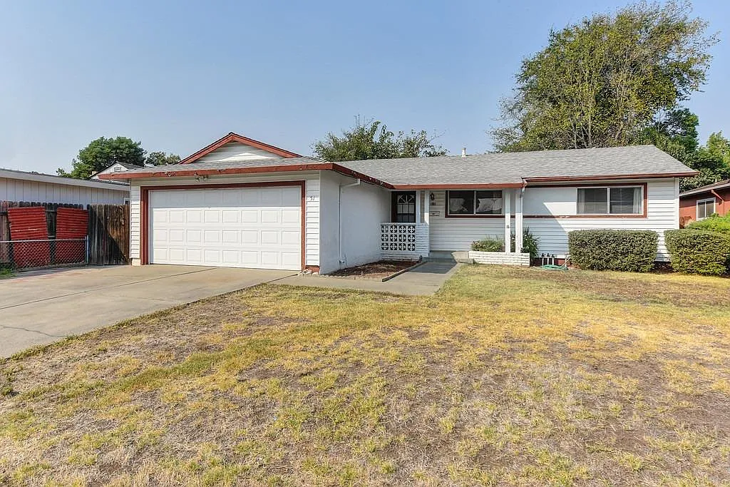 51 Lochmoor Cir photo 1