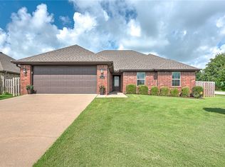 700 SW Arch St, Bentonville, AR 72712