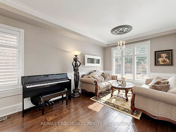 4th image of 22 Bartlett Rd