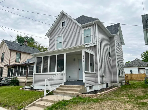 833 S Liberty Ave, Freeport, IL 61032