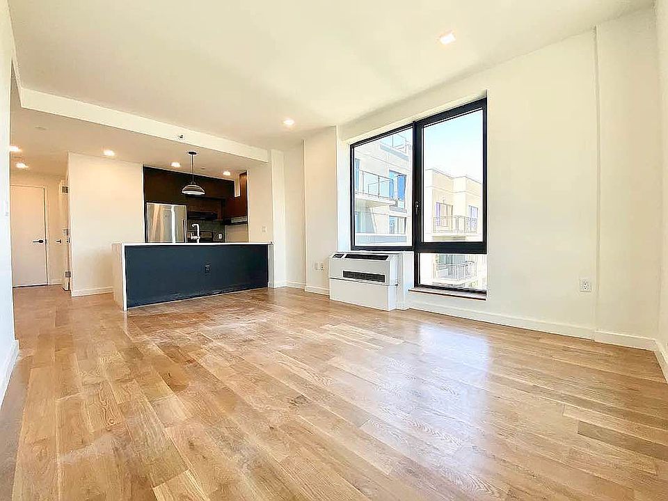 1st image of 21 E 19th St #4
