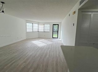 20860 San Simeon Way #1076, Miami, FL 33179