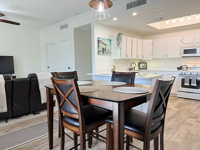 921 Marine Dr #332 — Photo 2