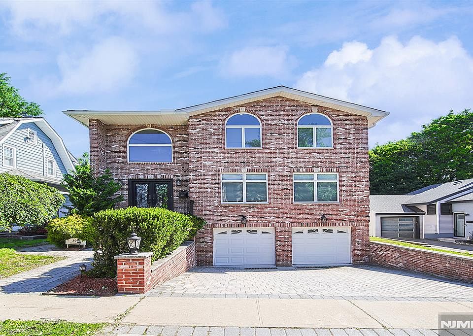 1st image of 897 Virgil Avenue
