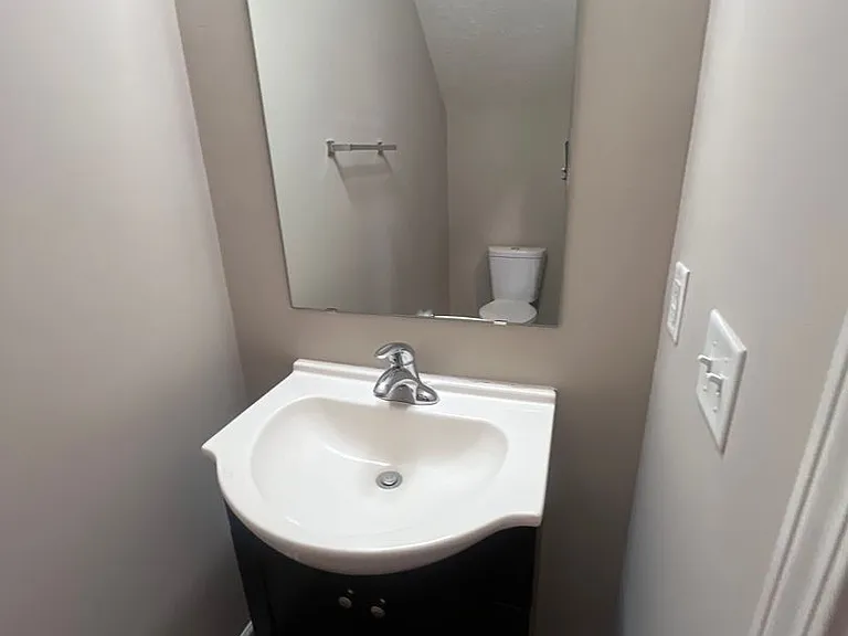 736 Village Creek Dr — Photo 11