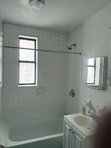 1 bed, $1,867 — Photo 1