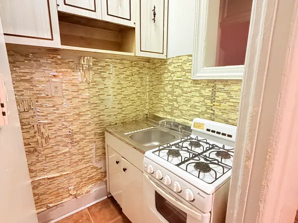 501 West 156th Street image 4 of 8