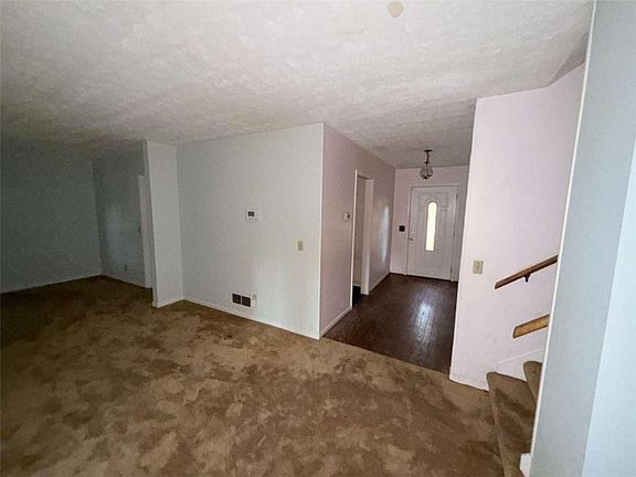 2nd image of 2153 Kings Forest Dr SE