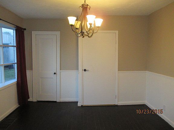 4th image of 1021 Center St