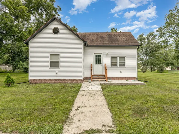 410 N Main St, Morocco, IN 47963