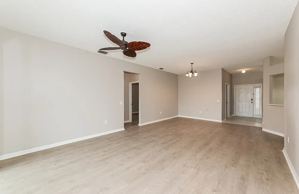 3 bed, 2.0 bath, 1401 sqft, $2,480 — Photo 3