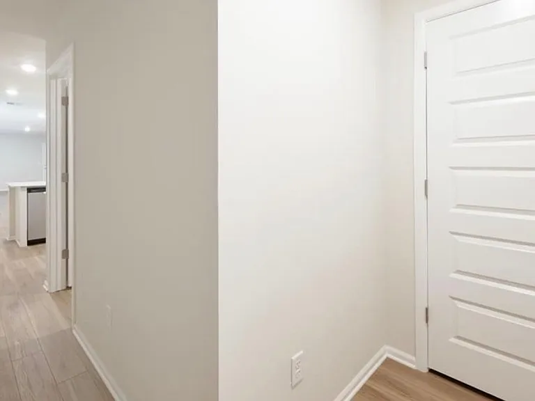 560 Saint Charles Pl — Photo 1