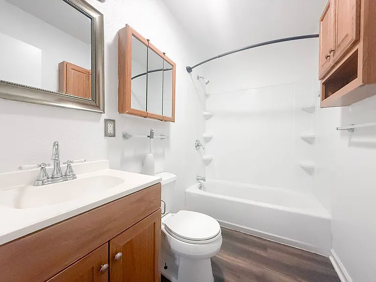 1911 N Dixie Ave — Photo 12