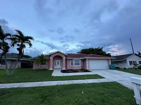 807 SW 1st Avenue, Boynton Beach, FL 33426