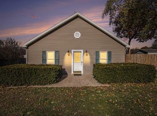 139 E Bertrand Rd, Niles, MI 49120