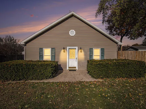 139 E Bertrand Rd, Niles, MI 49120