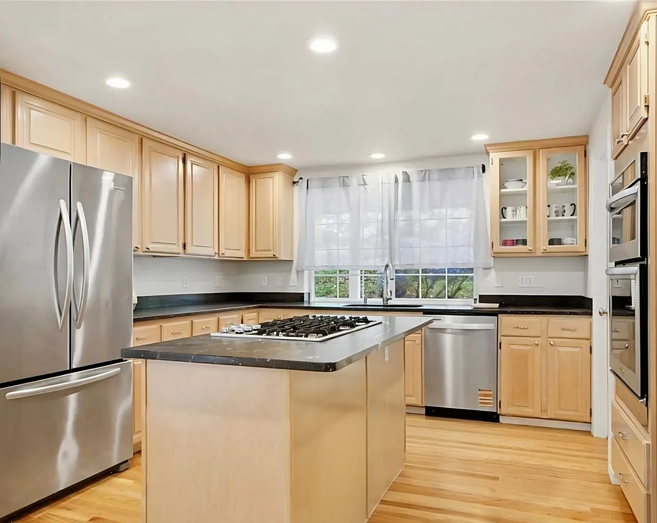 Redmond Union Hill 4BD, 3BA Rental — Photo 4