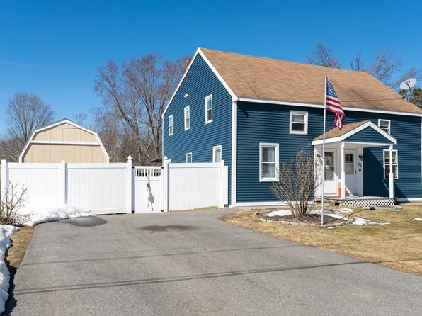 2 Colby Farm Ln #A, Newburyport, MA 01950