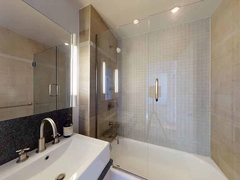 120 Greenwich St #11A — Photo 5