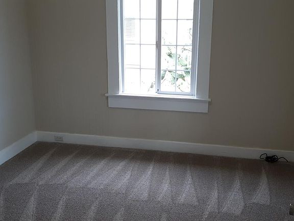 2nd image of 613 Cypress Ave
