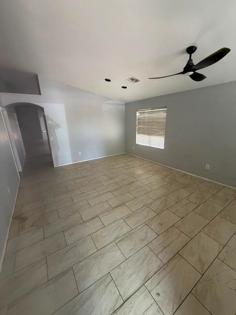 4 bed, 1875 sqft, $2,300 — Photo 2