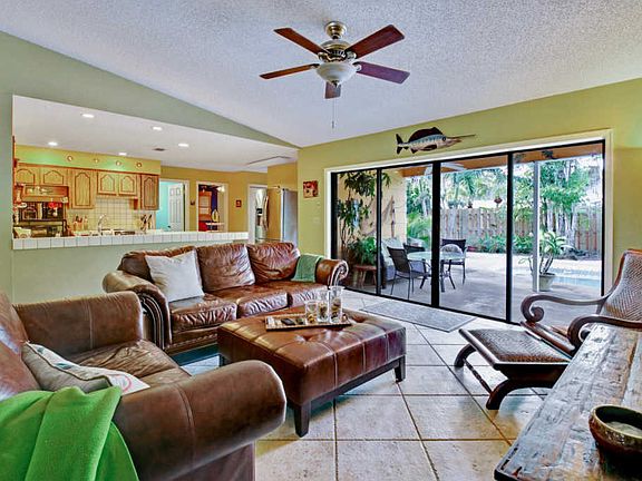 5th image of 89 Pine Hill Trl W