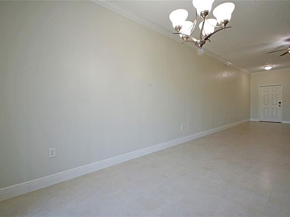 5th image of 11925 Greengate Dr