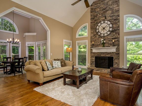 3rd image of 4255 Creek Haven Dr