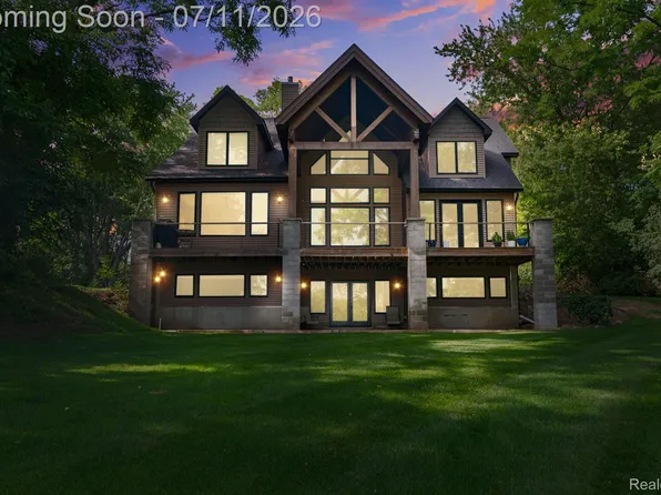 11590 Sumpter Rd, South Lyon, MI 48178