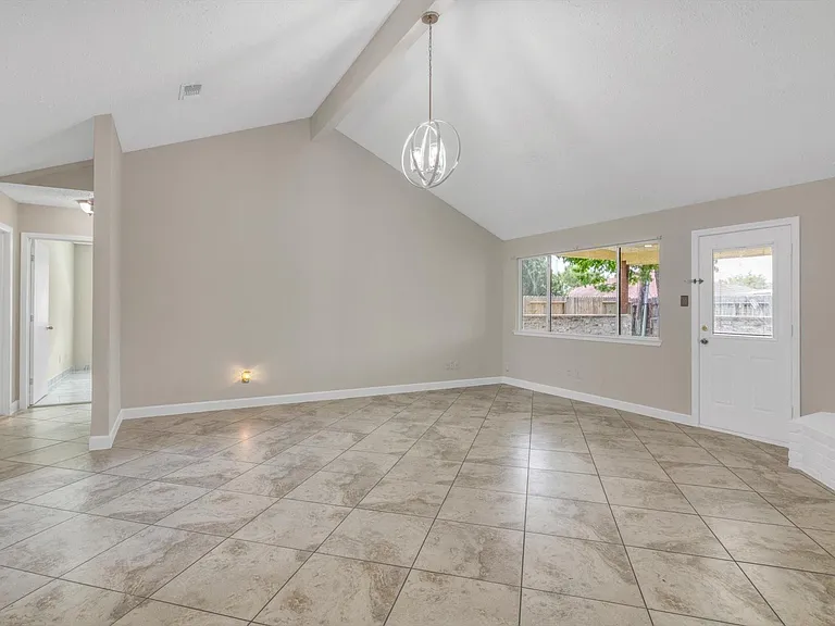 7431 Ridgeberry Dr — Photo 6