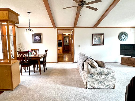 5th image of 1001 SE 15th St Unit 166