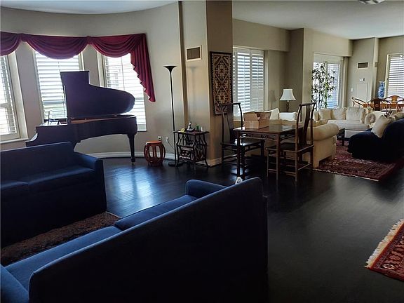 4th image of 4950 Central St APT 404