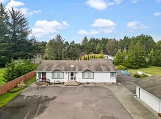 320 Hobbs Wall Rd, Crescent City, CA