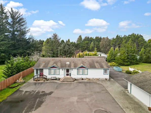 320 Hobbs Wall Rd, Crescent City, CA 95531