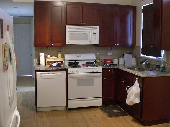 3rd image of 2949 W Cullom Ave