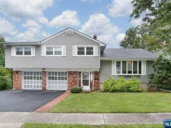 18 Karen Ln, Emerson, NJ 07630