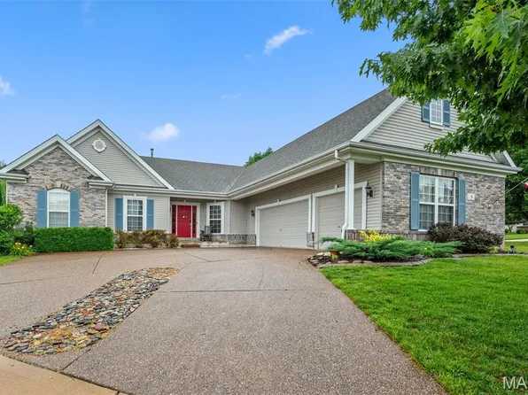 3 Pearview Ct, Saint Peters, MO 63376
