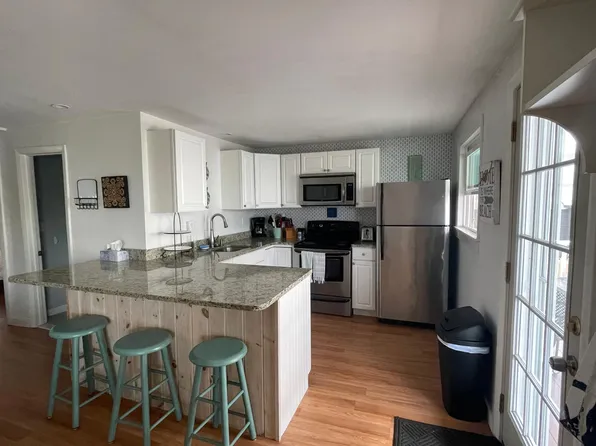 85 Mile Rd APT 24, Wells, ME 04090