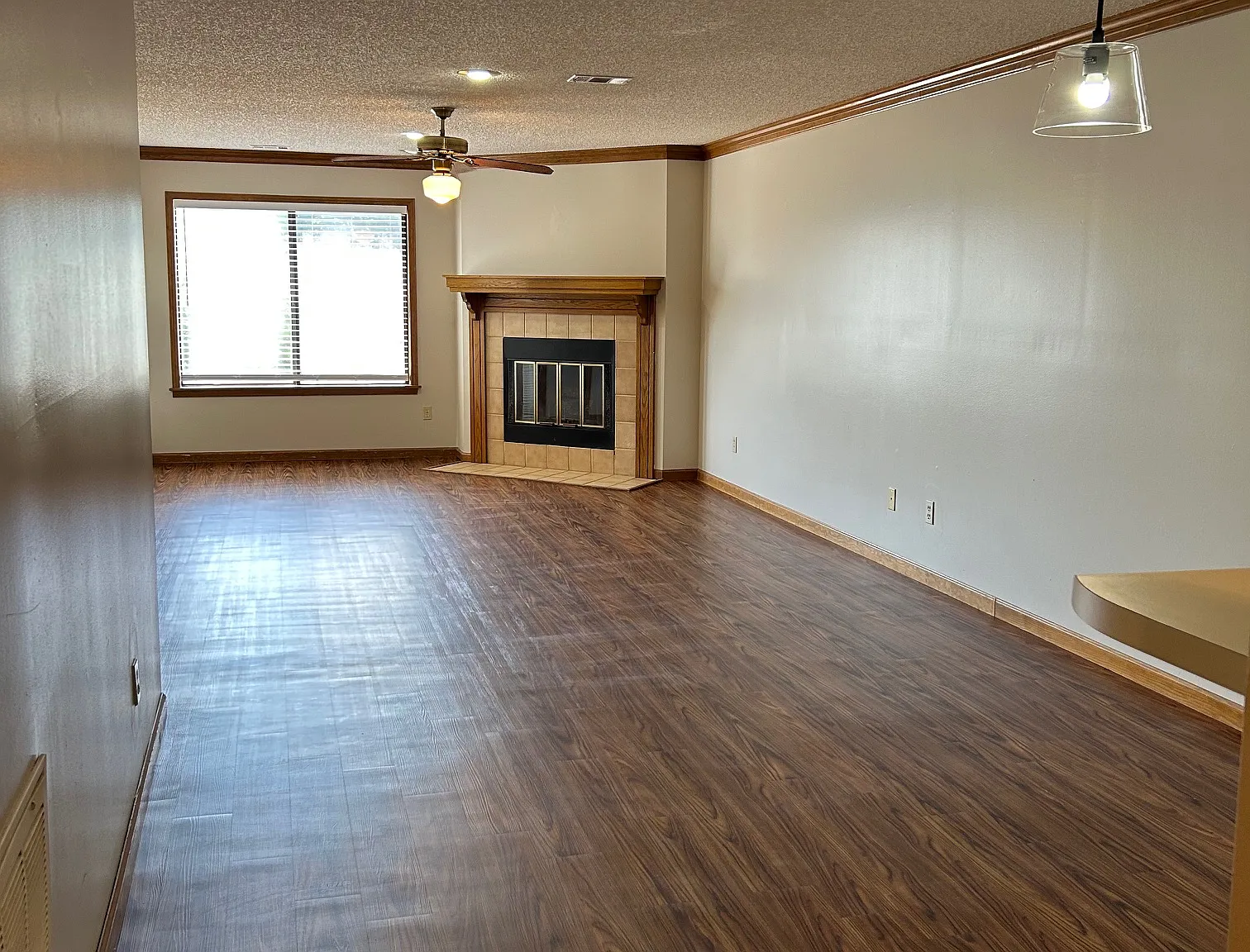 2 bed, 1000 sqft, $1,000 — Photo 2