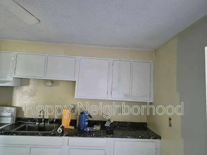 2 bed, 1.0 bath, $1,600 — Photo 4