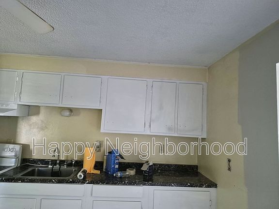 4th image of 32 Dean Dr Unit 2W