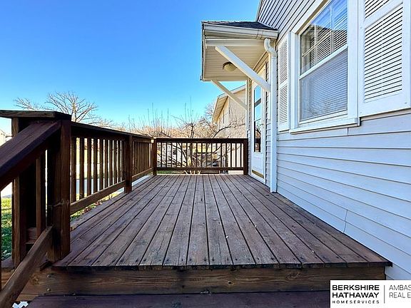 3rd image of 628 Oakmont Dr