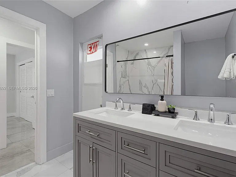 632 S Crescent Dr — Photo 19