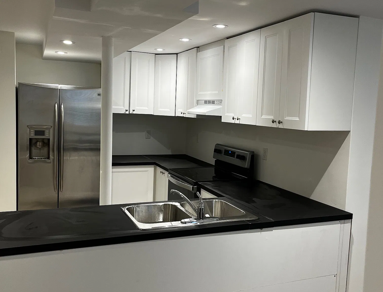 2 bed, 1000 sqft, $1,850 — Photo 2