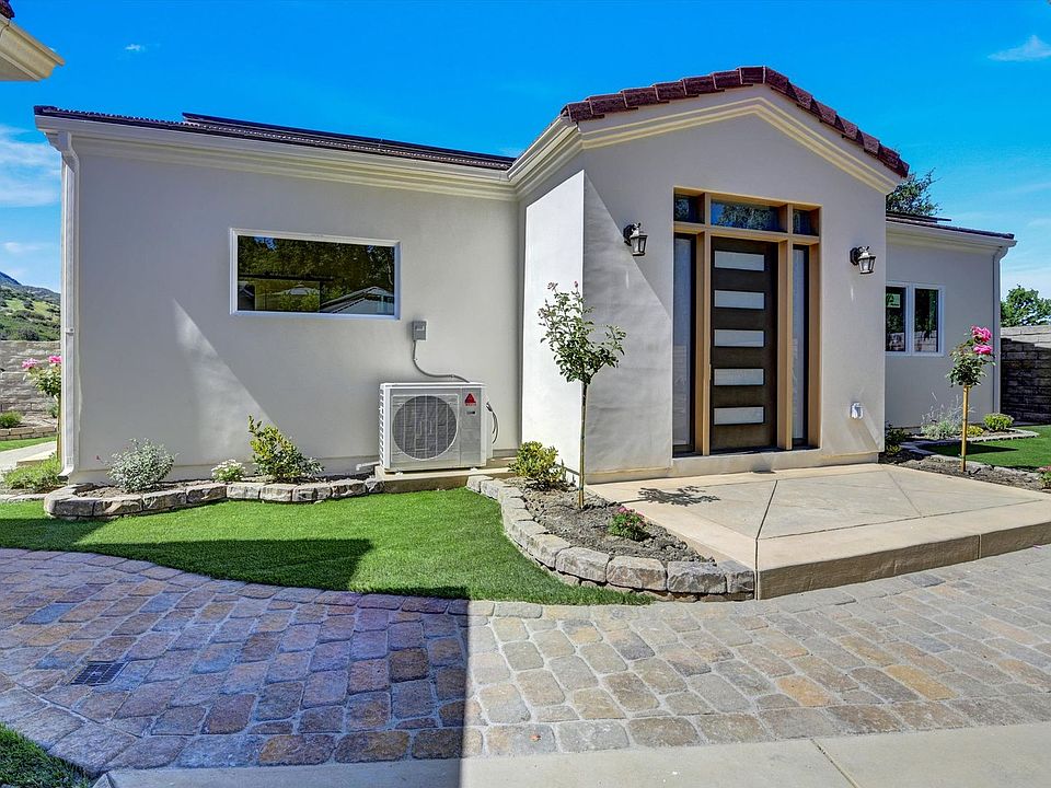 1st image of 4956A Vejar Dr